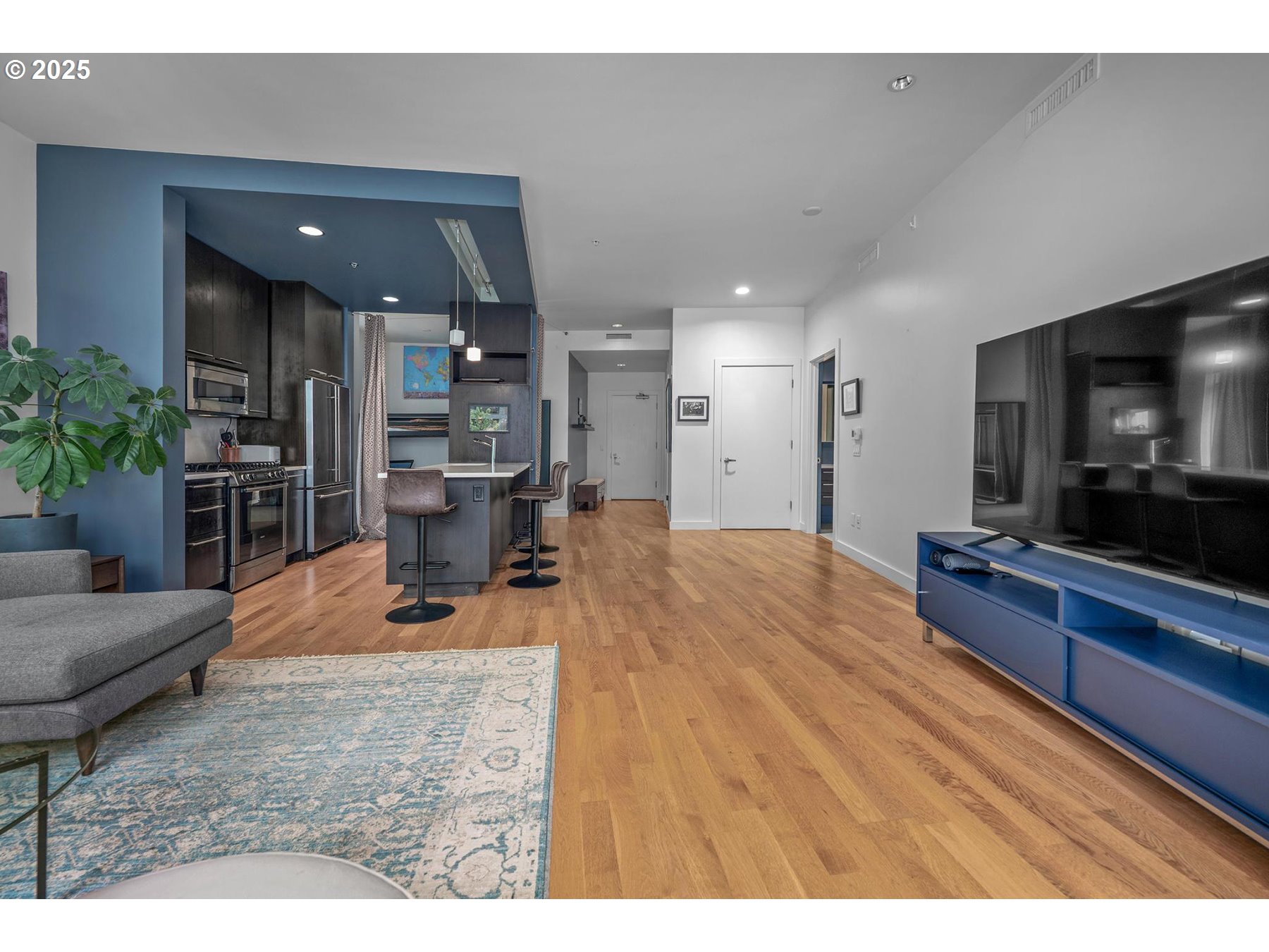 949 NW OVERTON ST 601