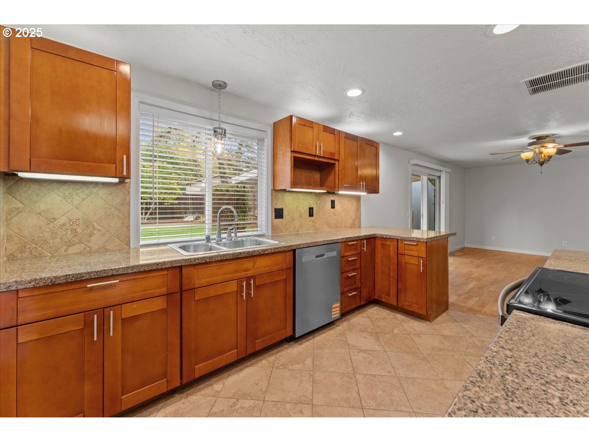 20624 SW ROSA DR