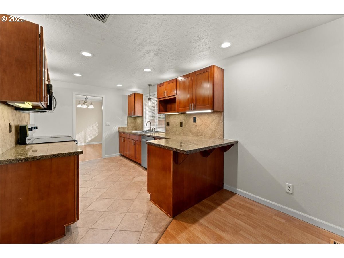 20624 SW ROSA DR