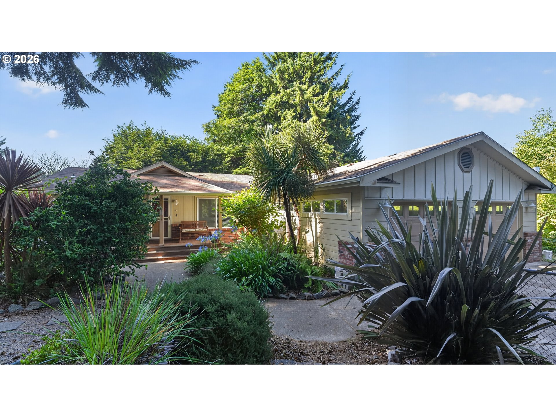 30 MARION LN