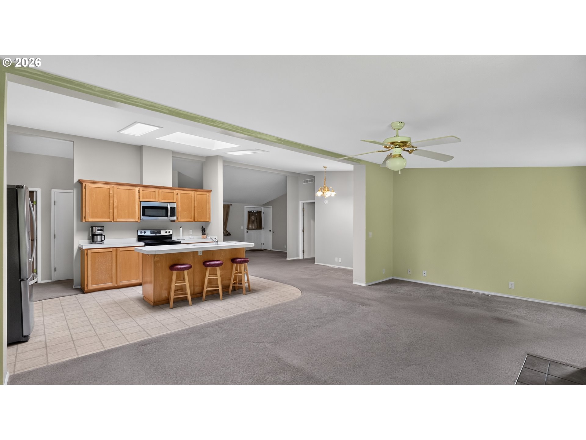 30 MARION LN