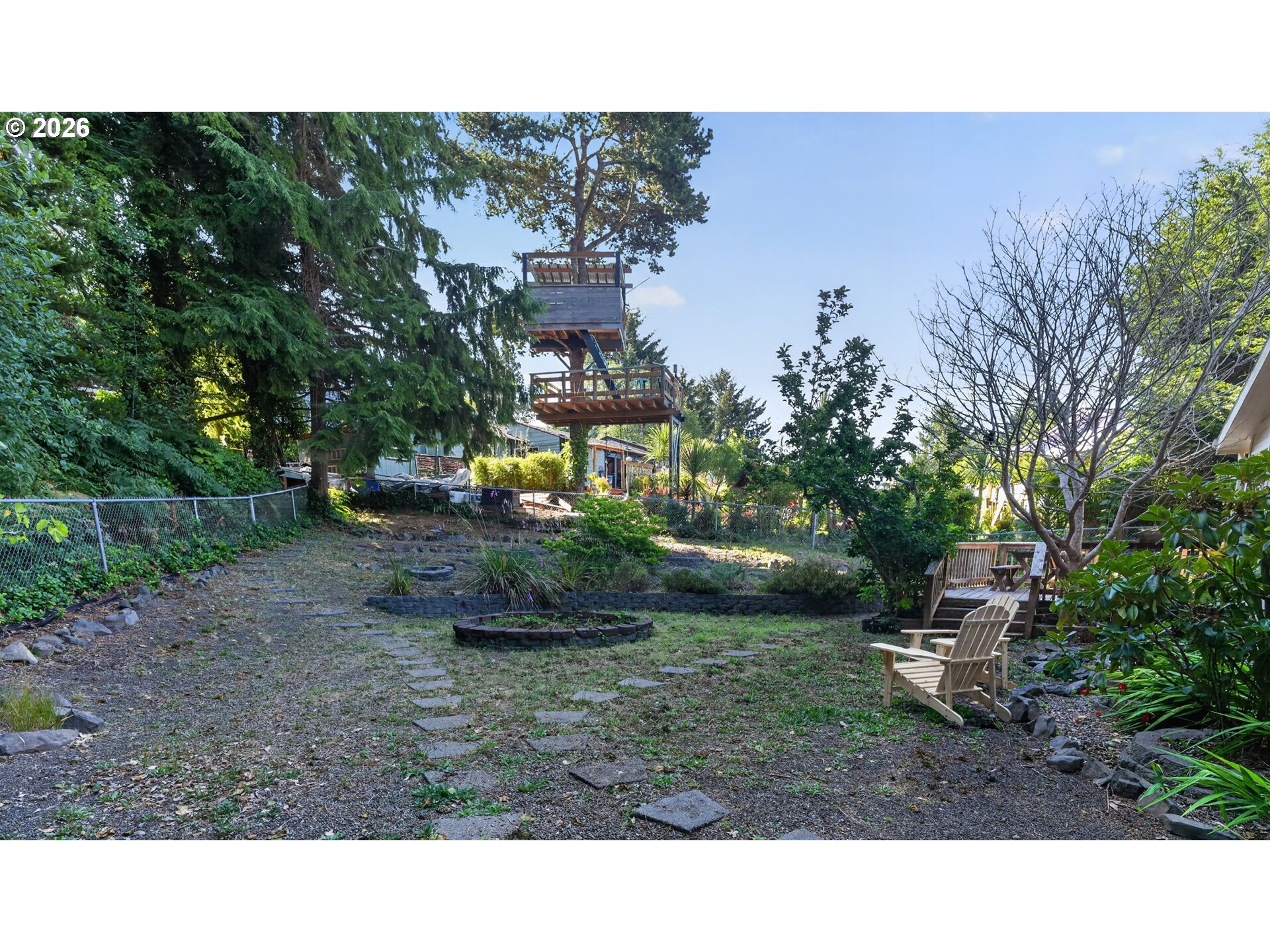 30 MARION LN