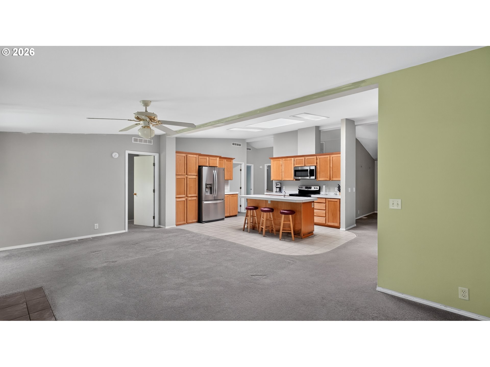 30 MARION LN
