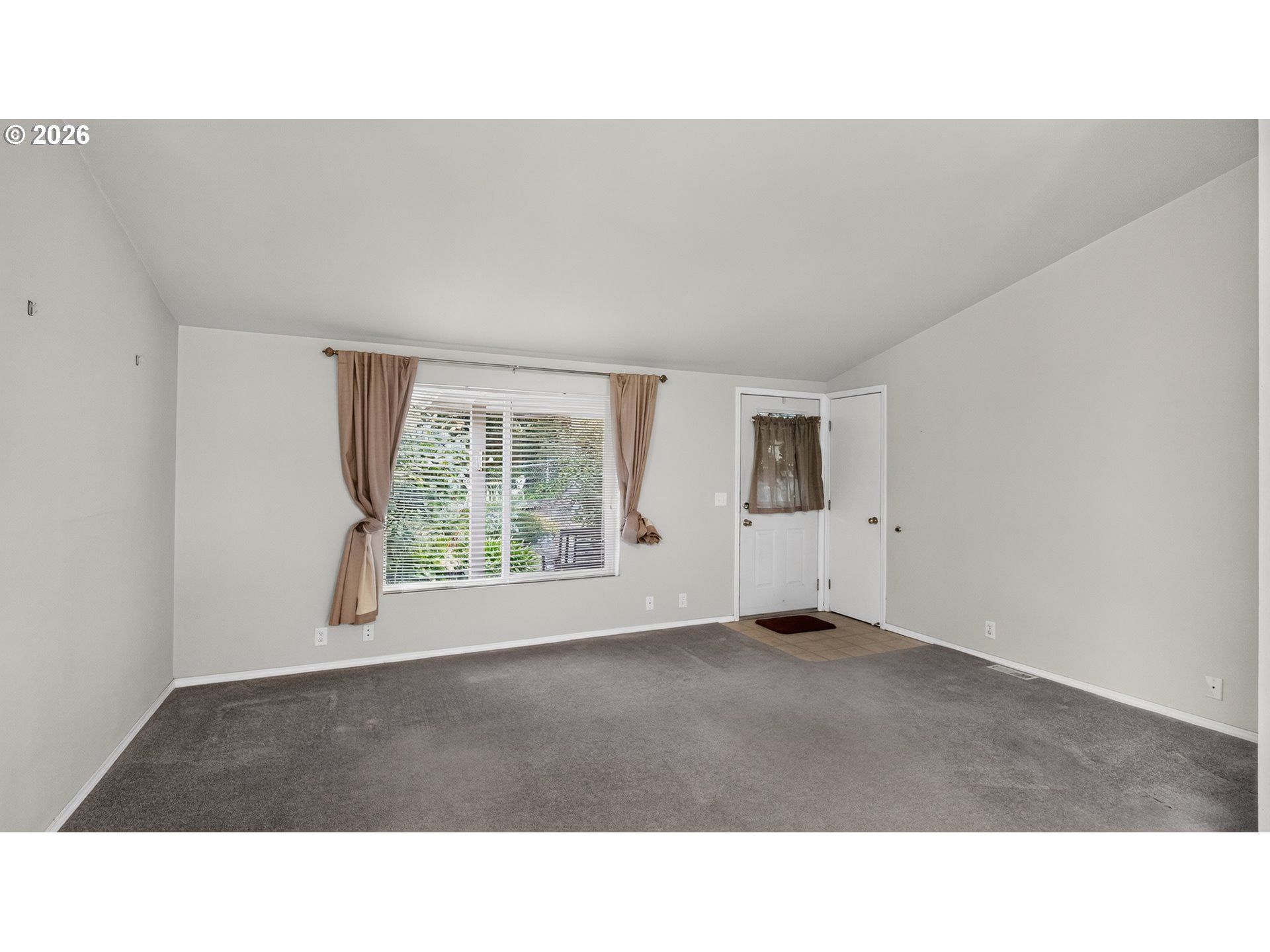 30 MARION LN
