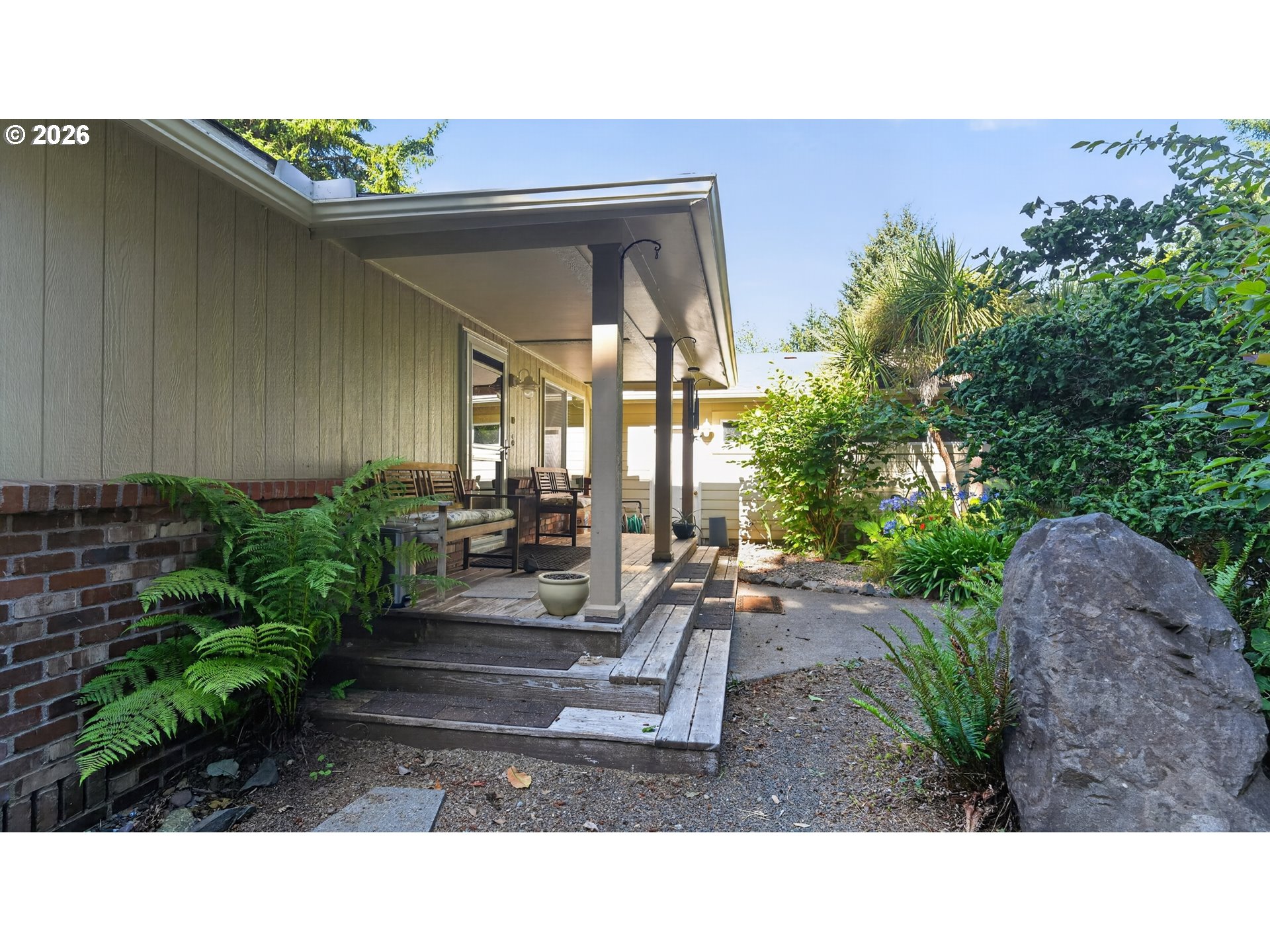 30 MARION LN