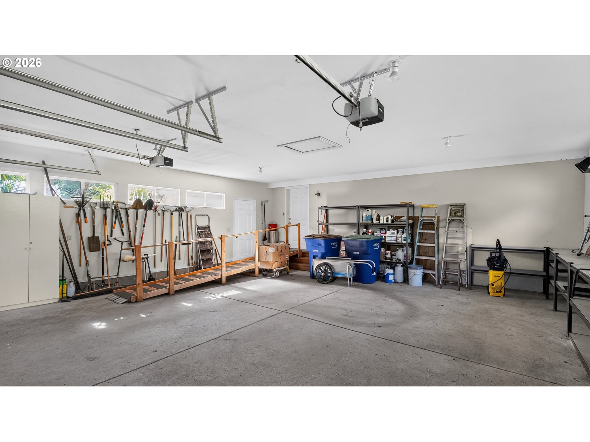 30 MARION LN