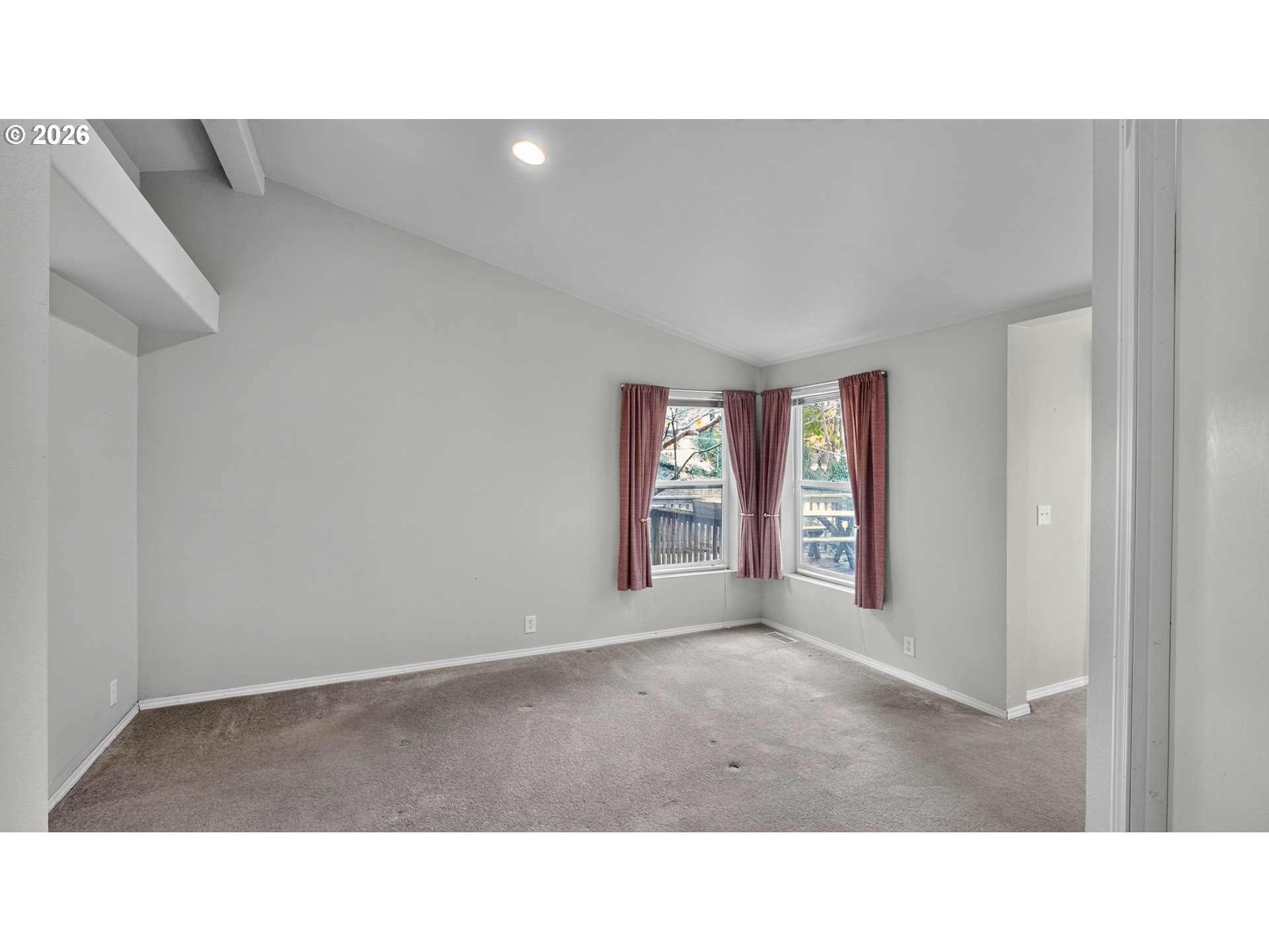 30 MARION LN