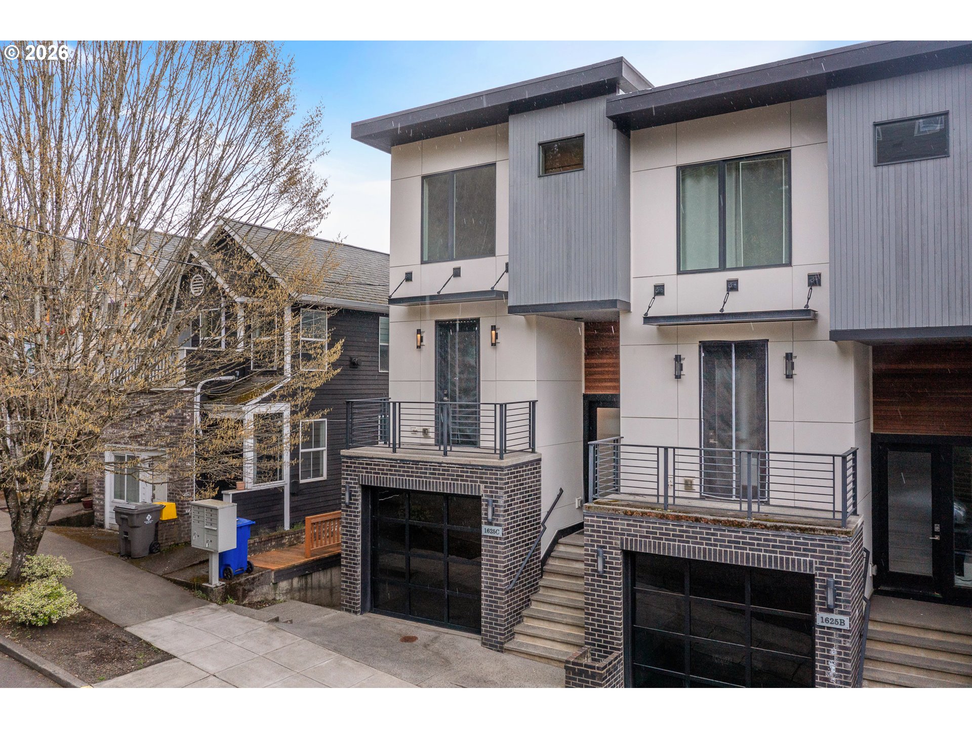 1625 SW MONTGOMERY ST