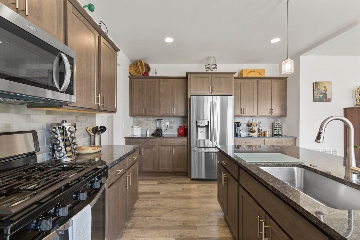 1502 Deadwood Loop