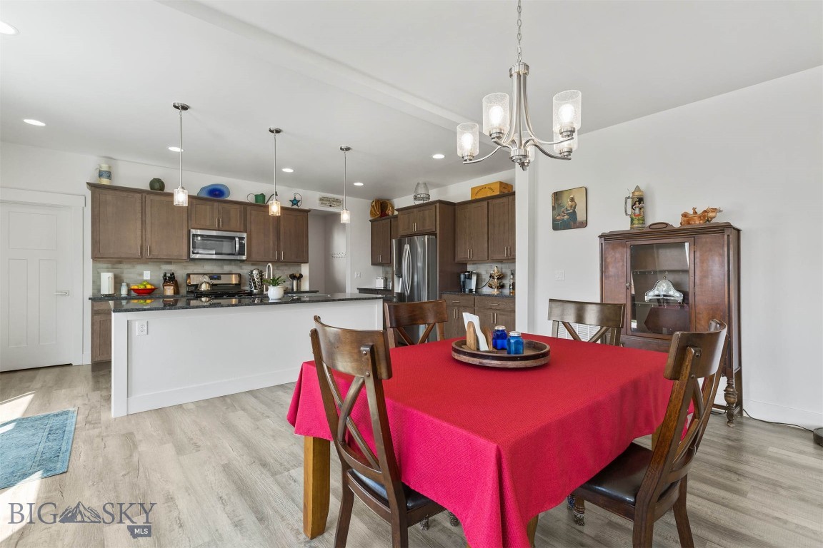 1502 Deadwood Loop