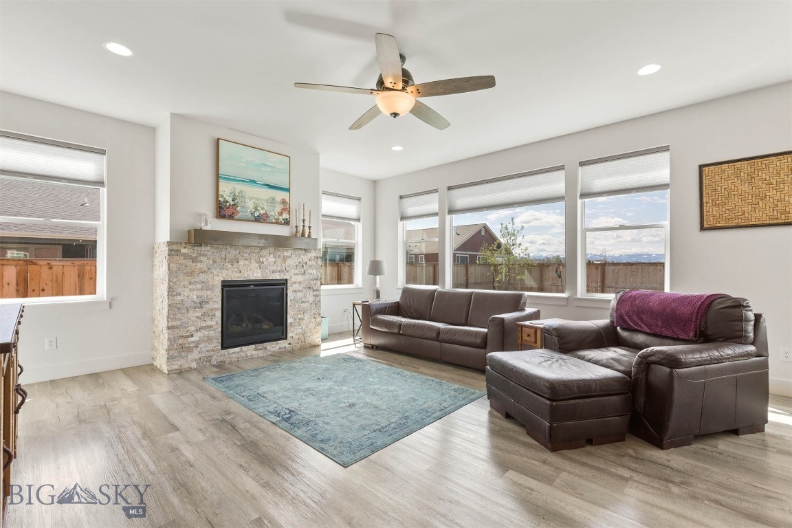 1502 Deadwood Loop
