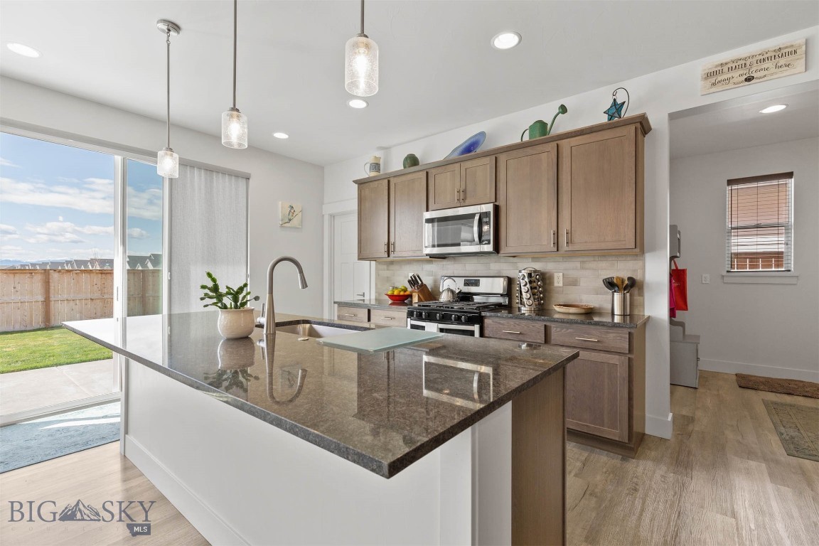 1502 Deadwood Loop