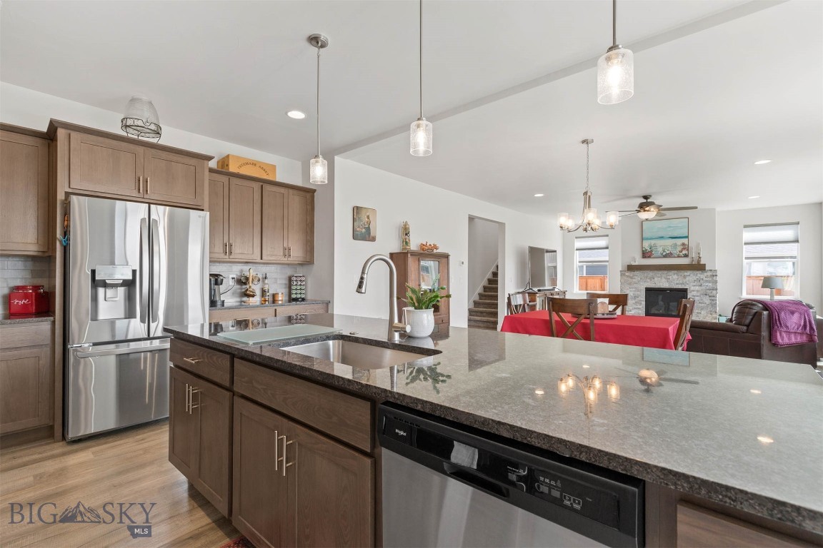 1502 Deadwood Loop