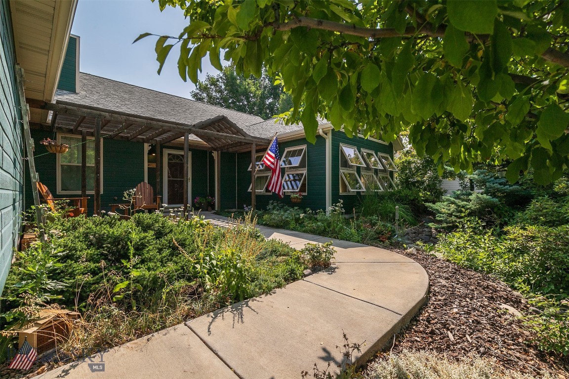 414 Sanders Avenue