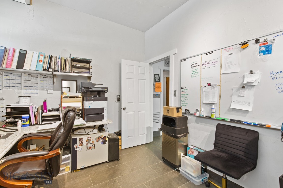 135 W Mendenhall Street