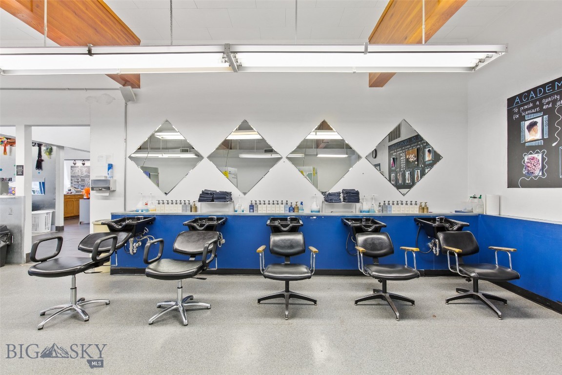 135 W Mendenhall Street