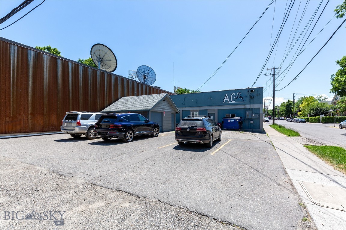135 W Mendenhall Street