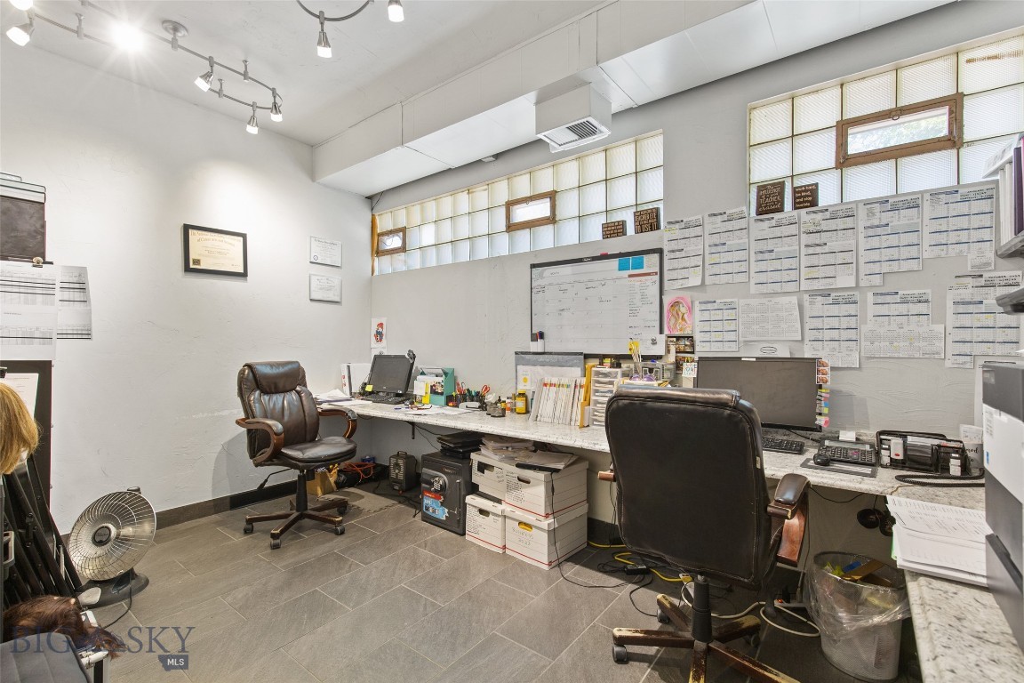 135 W Mendenhall Street