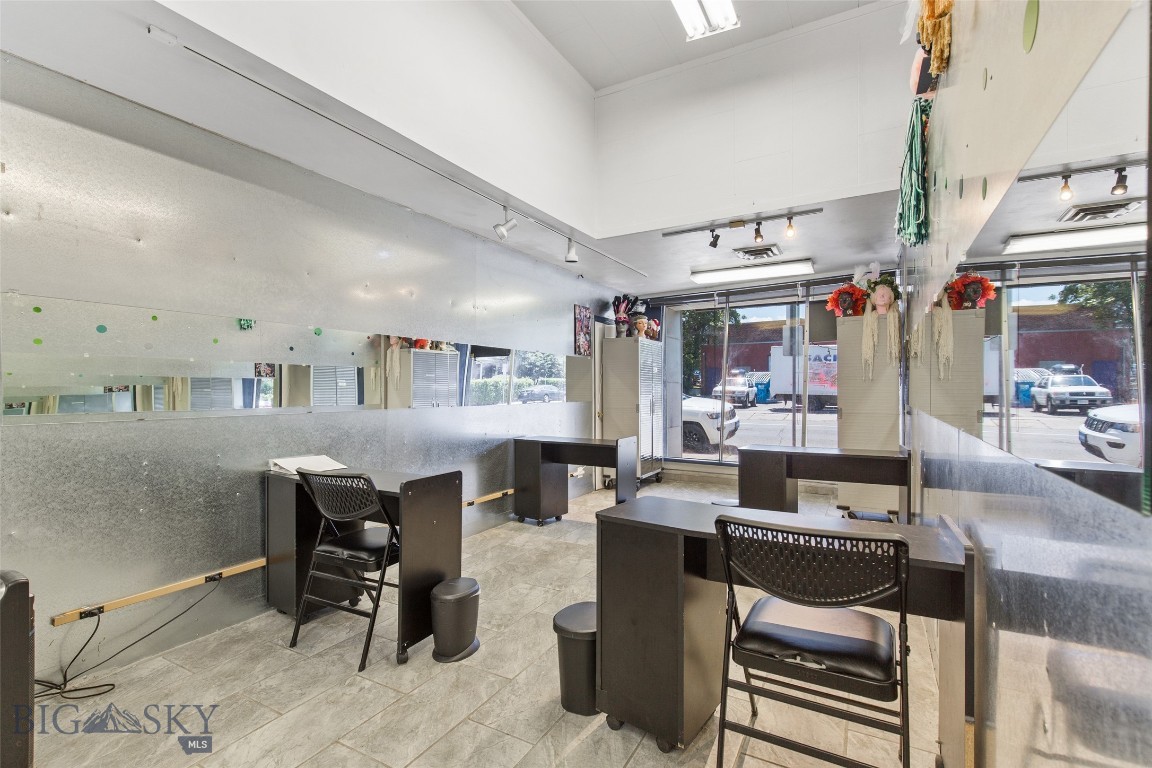 135 W Mendenhall Street