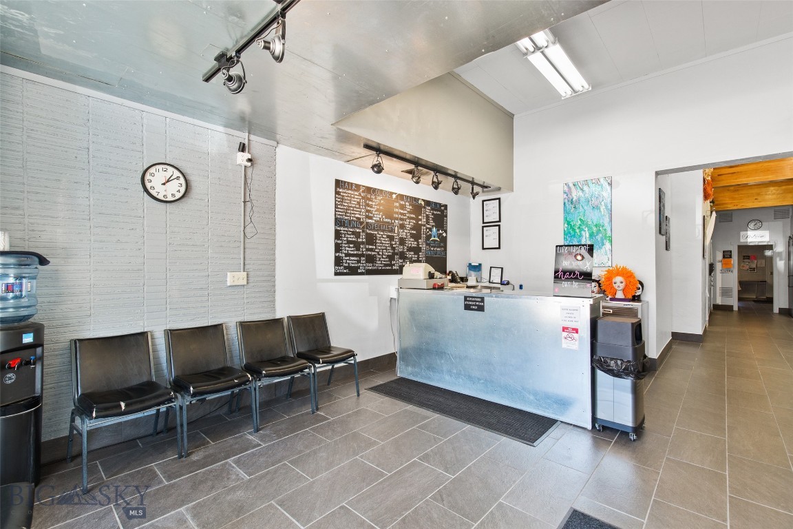 135 W Mendenhall Street