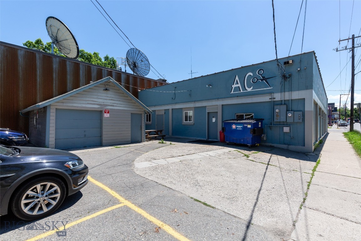 135 W Mendenhall Street