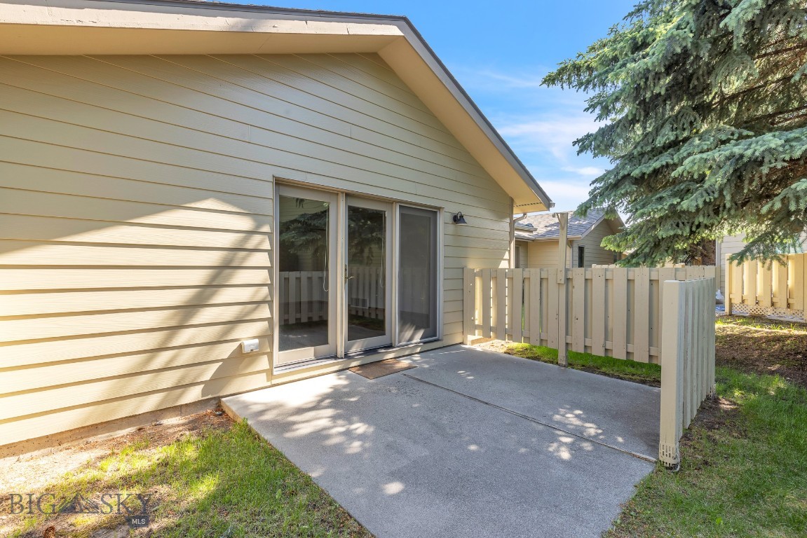 3922 W Broadwater Street 3922