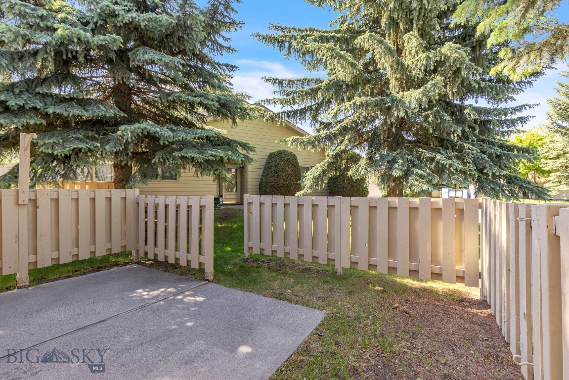 3922 W Broadwater Street 3922