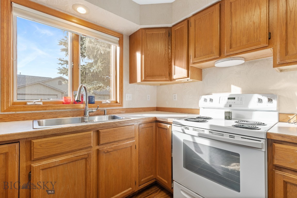3922 W Broadwater Street 3922
