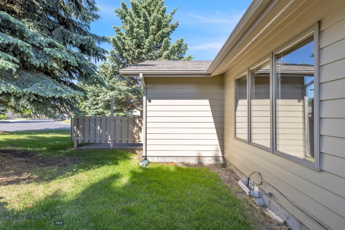 3922 W Broadwater Street 3922