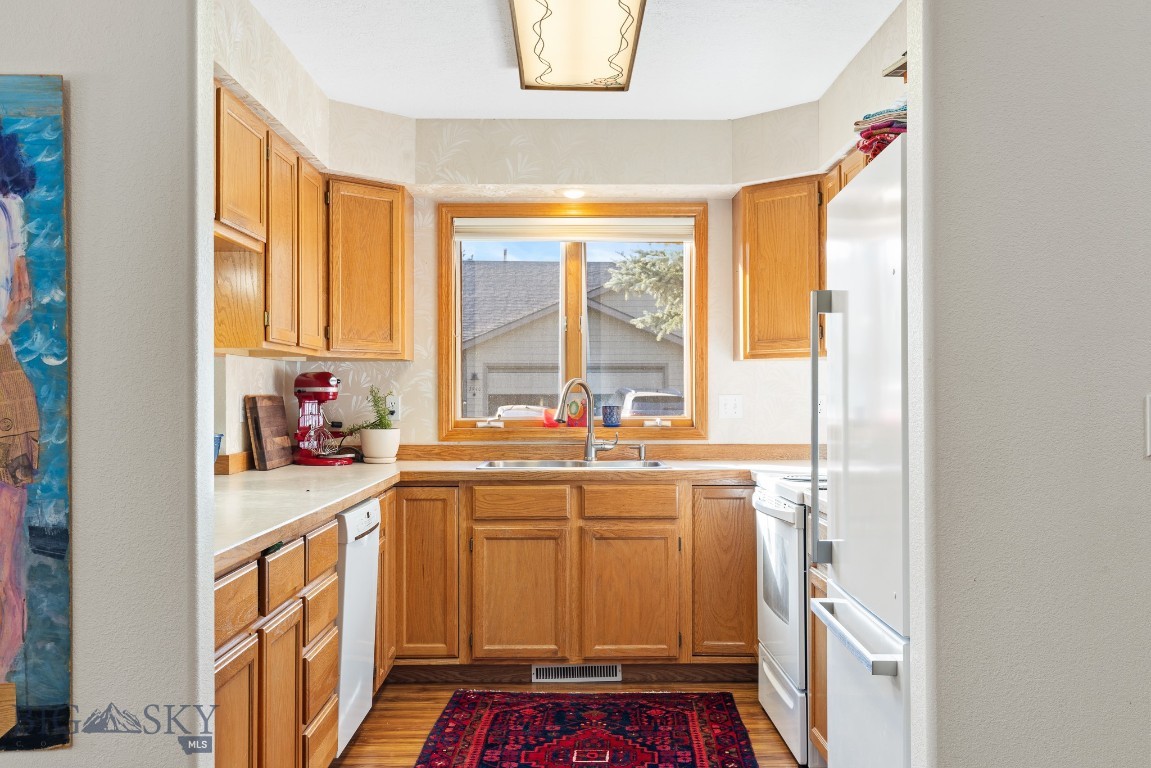 3922 W Broadwater Street 3922