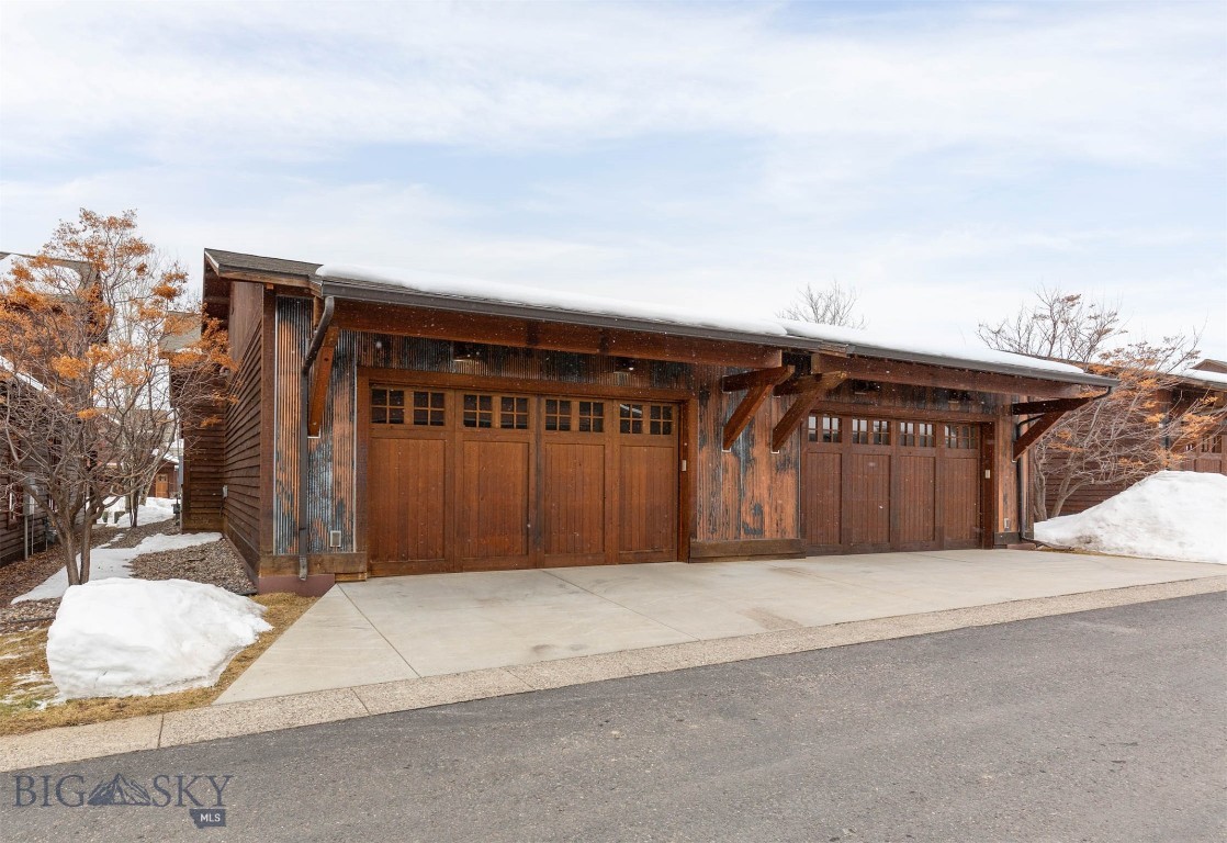 2516 Weeping Rock Lane