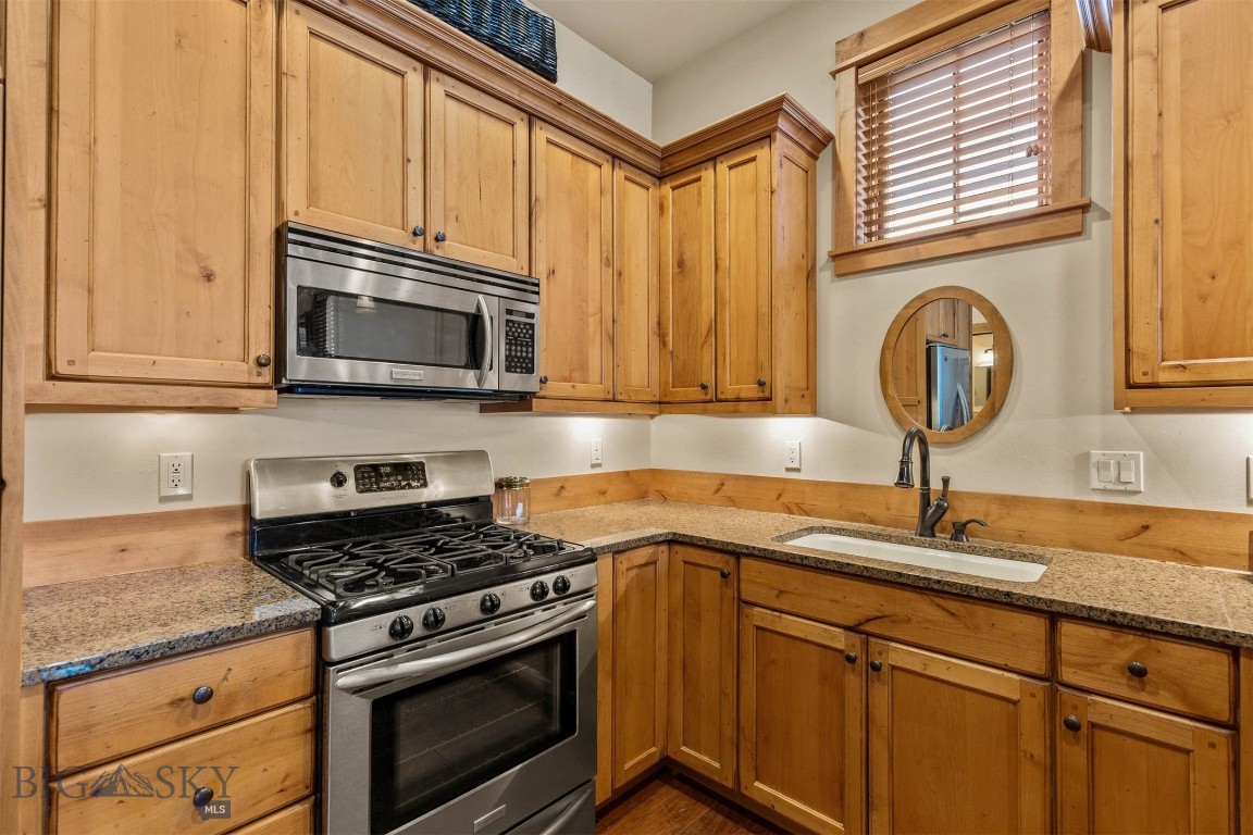 2516 Weeping Rock Lane