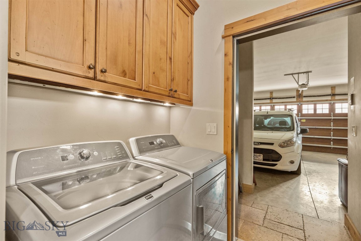 2516 Weeping Rock Lane