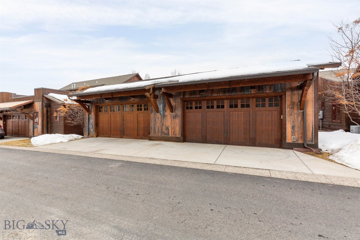 2516 Weeping Rock Lane