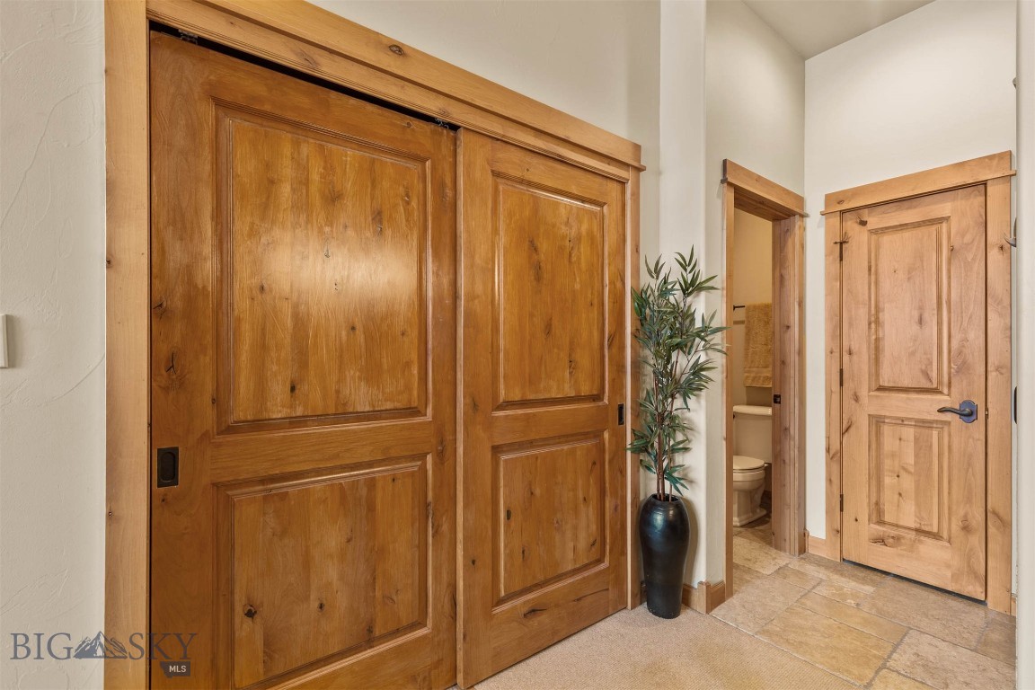 2516 Weeping Rock Lane