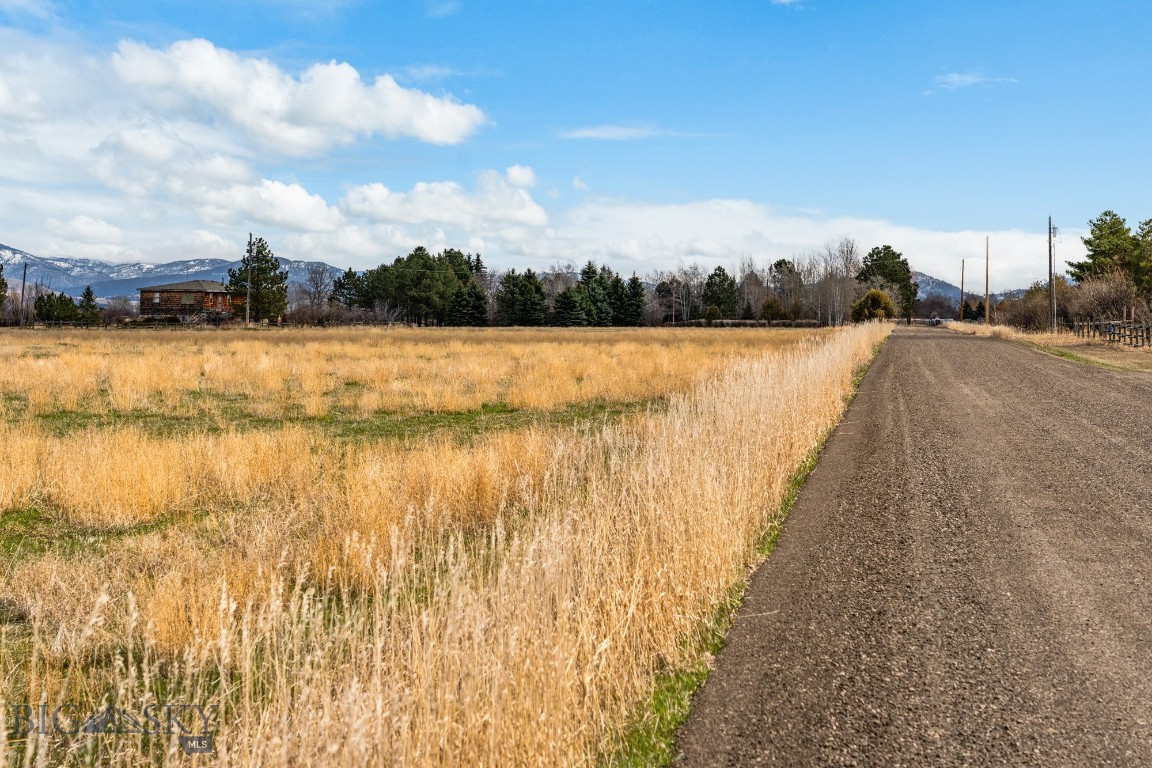 3733 Boulder Boulevard