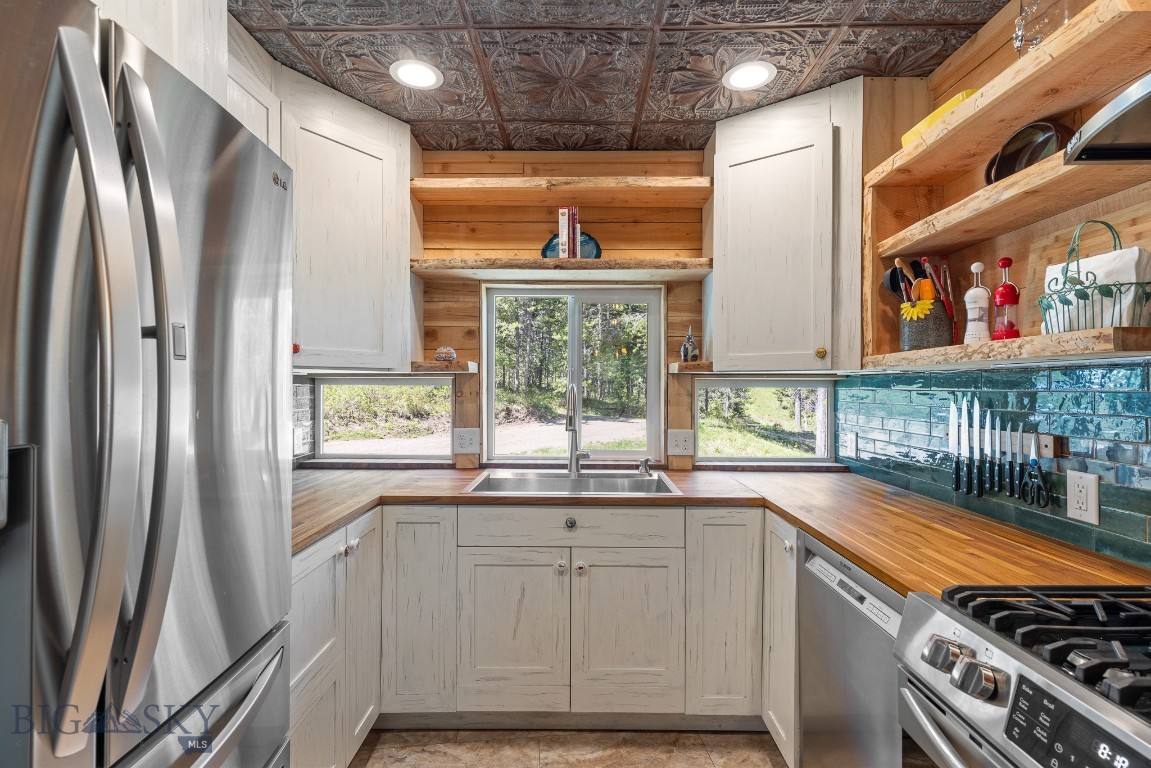 601 Forest Hills Road