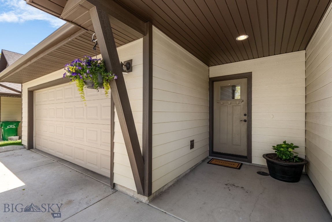 2933 Warbler Way A