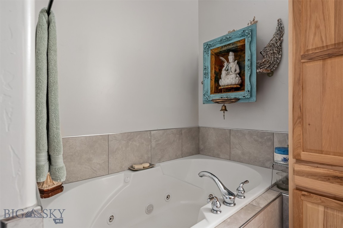 219 Rolling Glen Ranch Loop