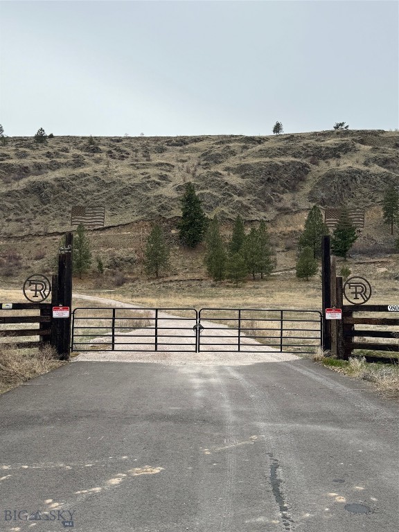 9800 Hwy 200