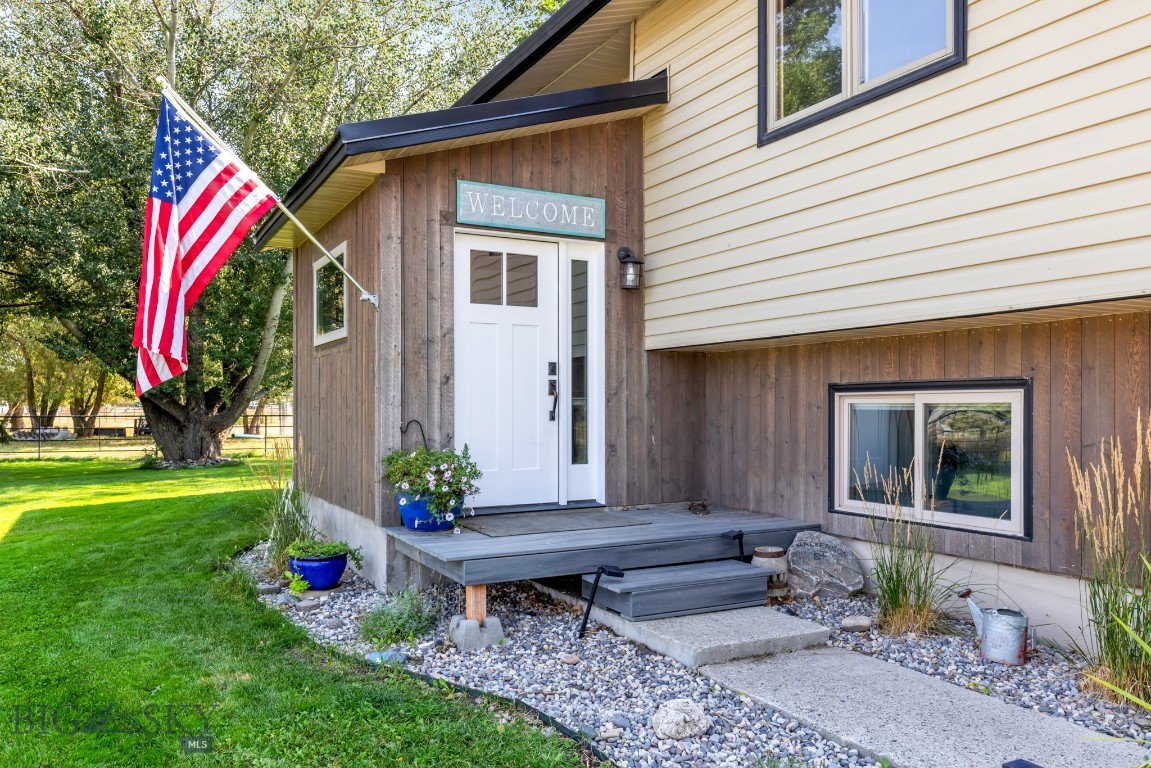 2300 Stagecoach Trail Road