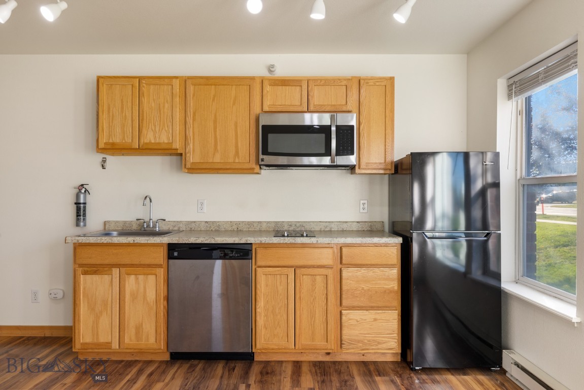 1225 W Kagy Boulevard