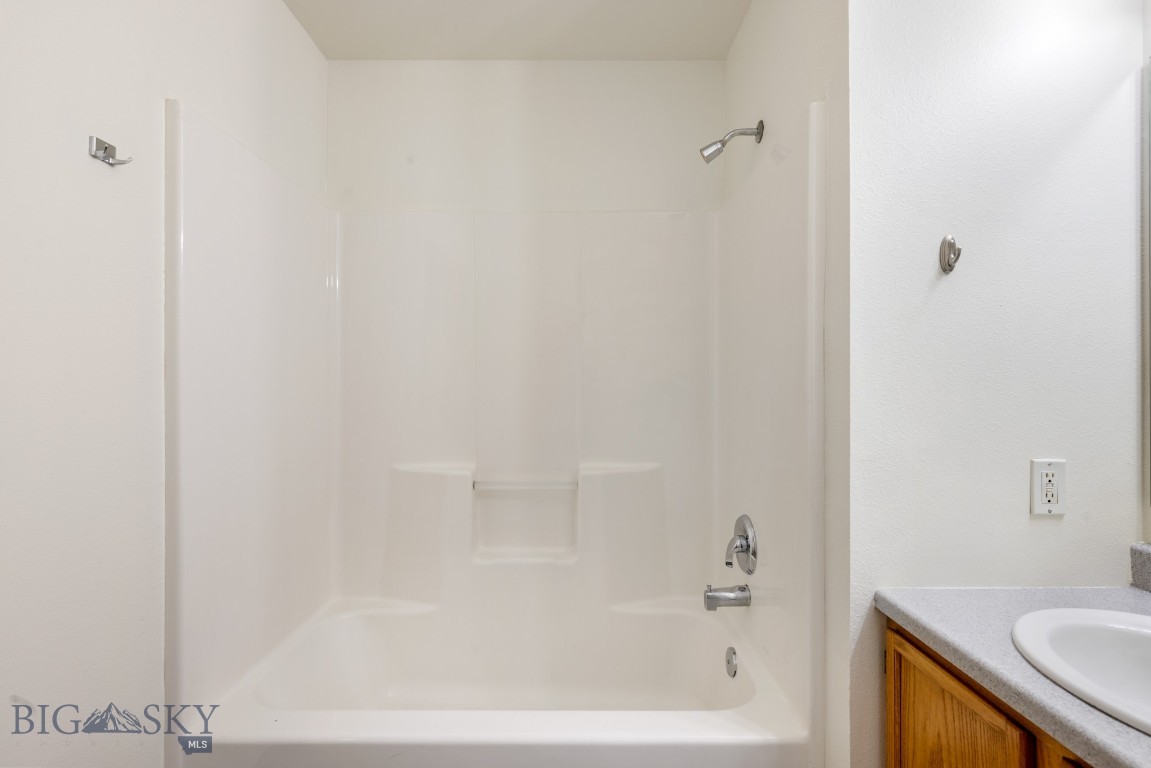 1225 W Kagy Boulevard