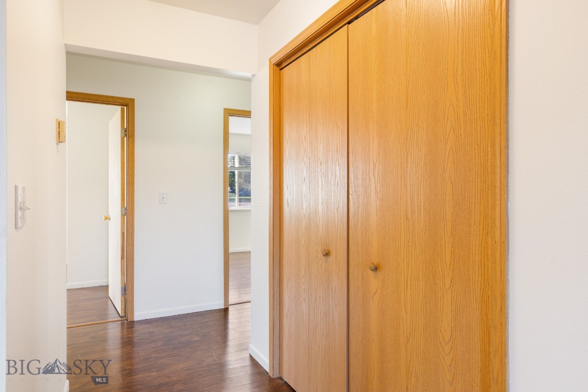 1225 W Kagy Boulevard