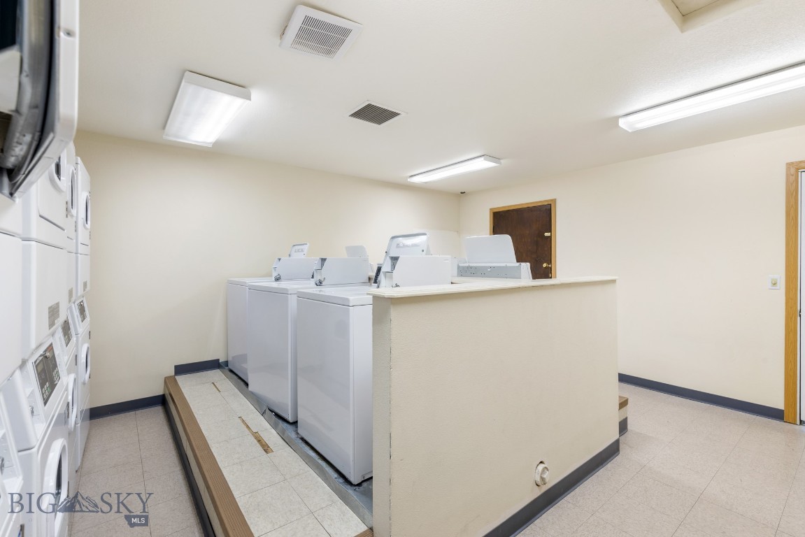 1225 W Kagy Boulevard