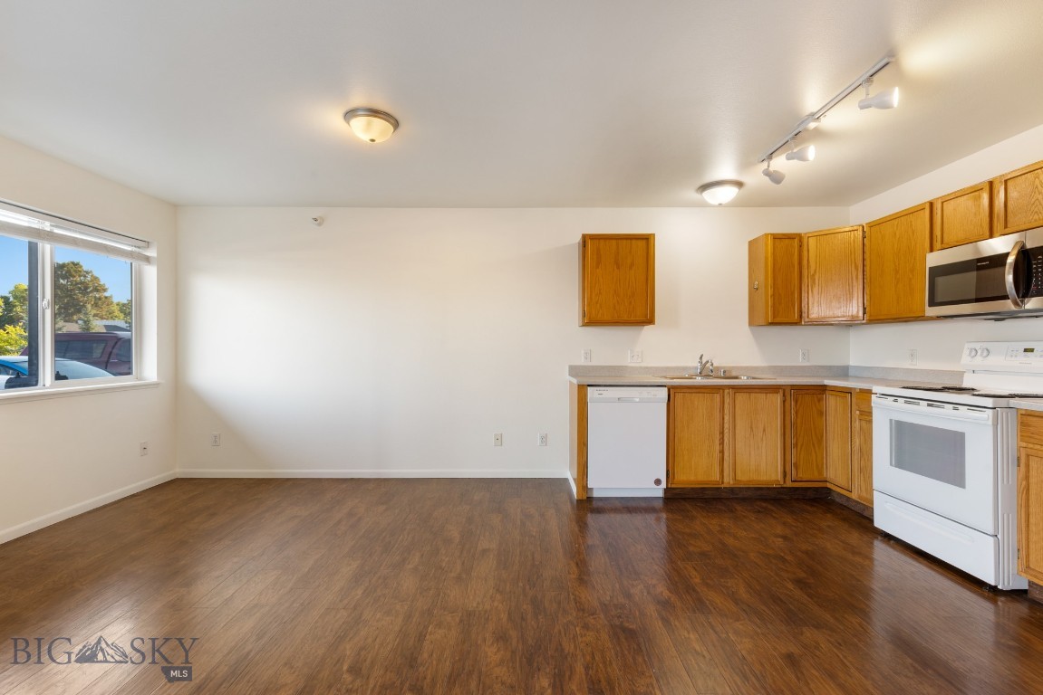 1225 W Kagy Boulevard