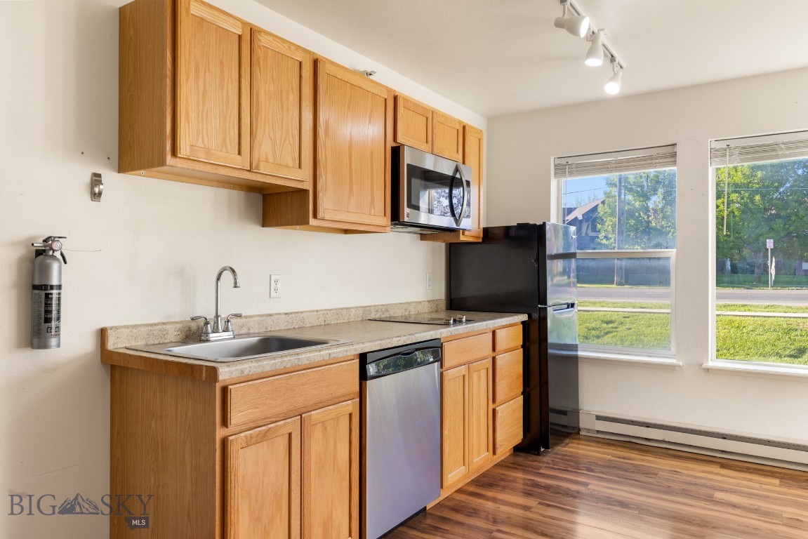 1225 W Kagy Boulevard