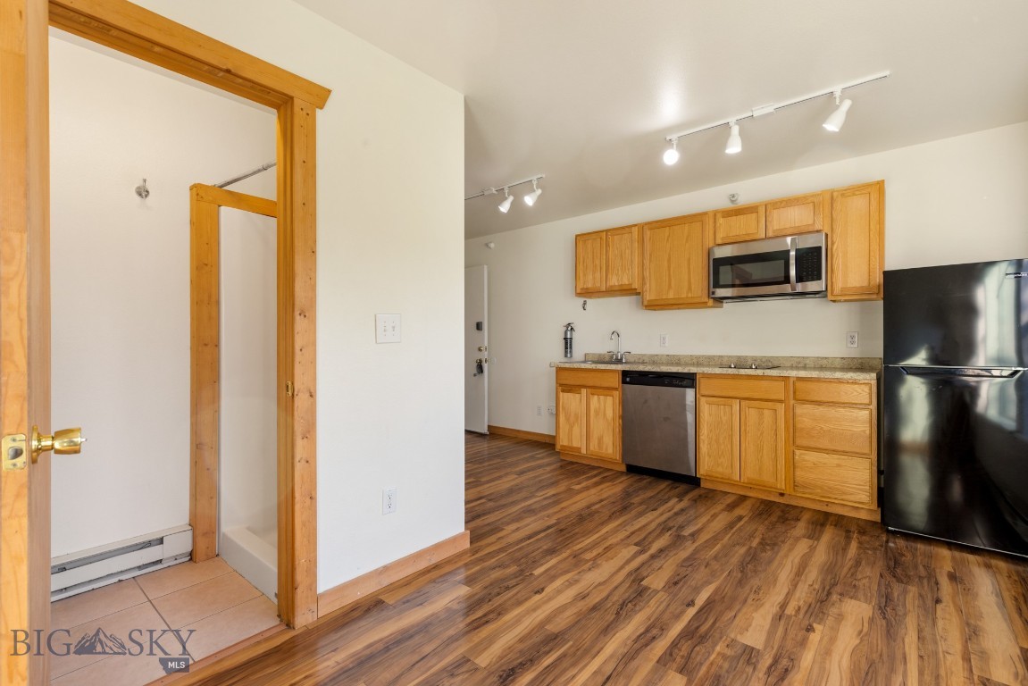 1225 W Kagy Boulevard