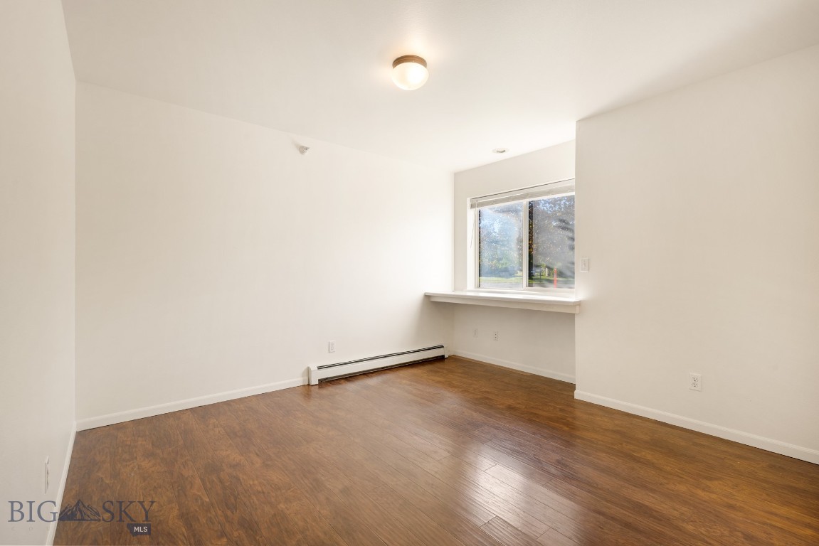 1225 W Kagy Boulevard