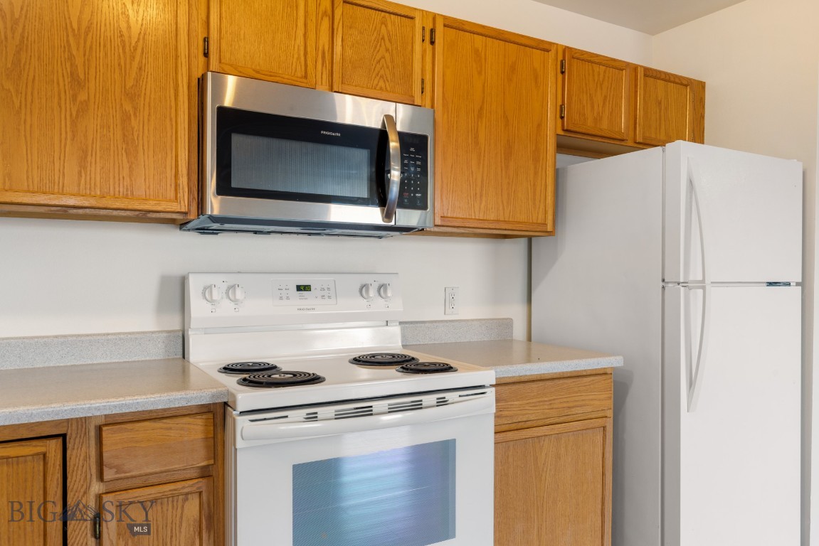 1225 W Kagy Boulevard